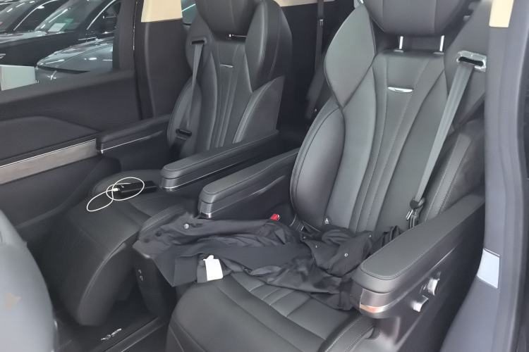 Used Hongqi HQ9 PHEV 2024 2.0T Four-Wheel Drive Business Edition Left Rear Seat