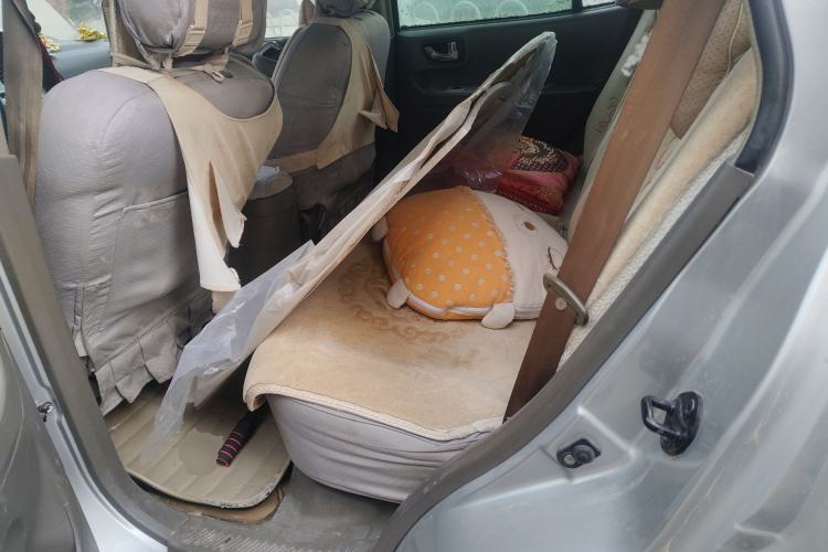 Used Huatai Santa Fe Classic 2012 2.0L Gasoline Manual Two-Wheel Drive with Sunroof
