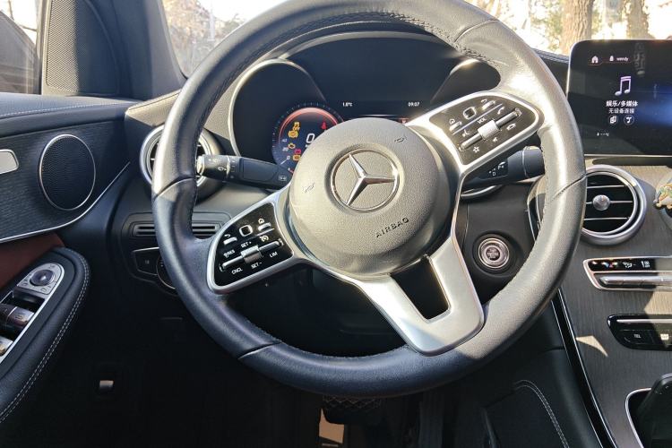 Used Mercedes-Benz GLC Coupe 2020 GLC 300 4MATIC Coupe SUV Steering Wheel