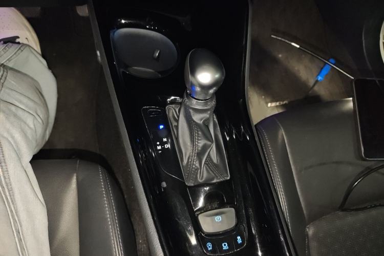 Used Toyota IZOA 2020 2.0L Yichi Version
