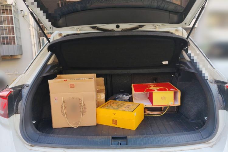 Used Volkswagen T-ROC 2019 230TSI DSG Two-Wheel-Drive Advanced Version China VI Standard Trunk