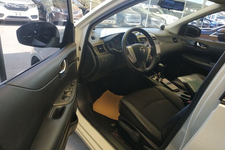 Used Nissan Tiida 2011 1.6L CVT Smart Version