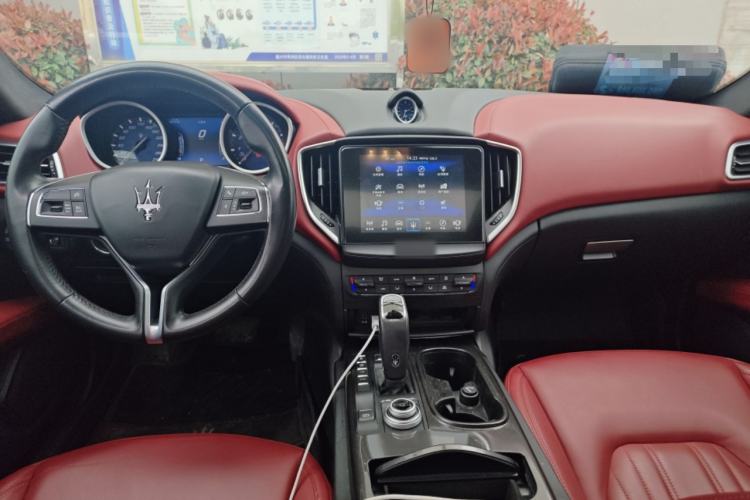 Used Maserati Ghibli 2019 3.0T Standard Version China V Emission Standard Center Console