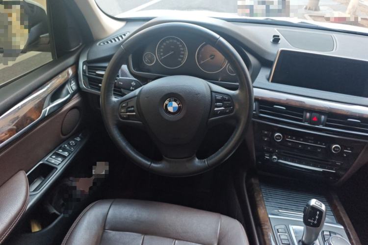 Used BMW X5 2014 xDrive35i Elegant Edition Steering Wheel