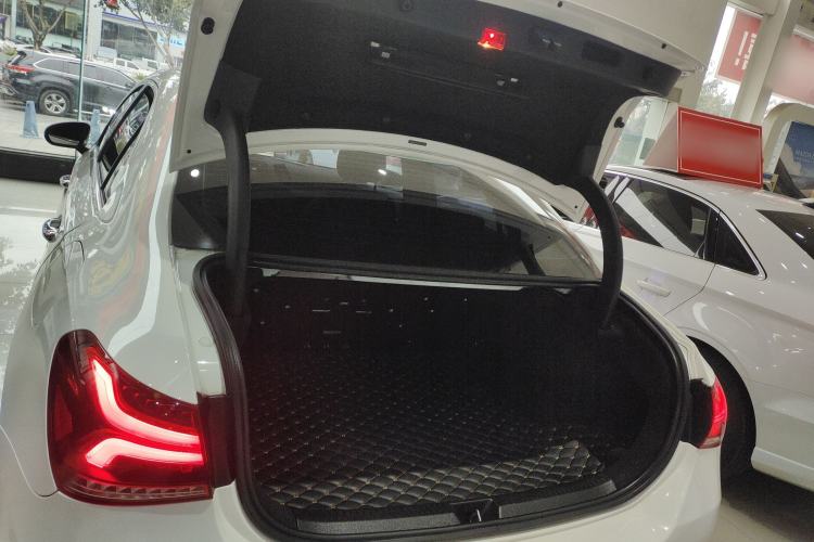 Used Mercedes-Benz A-Class 2020 Restyled A 200 L Sport Sedan Fashion Version
