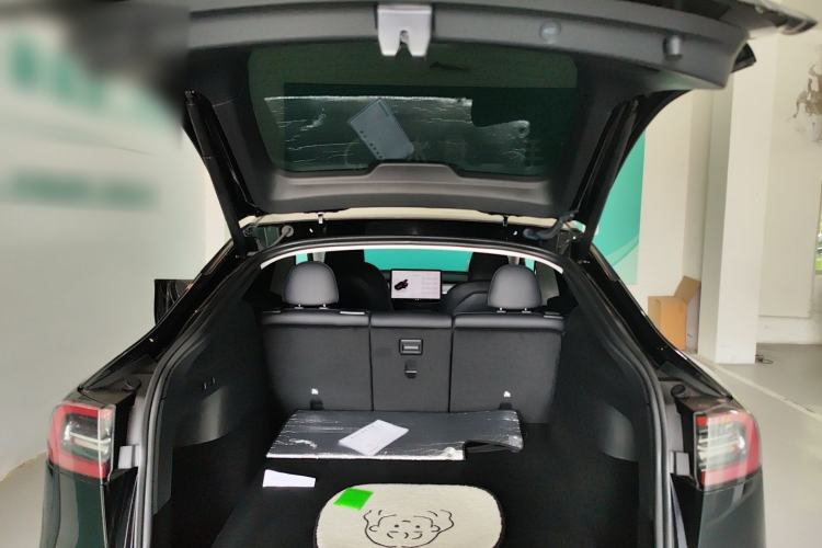 Used Tesla Model Y 2023 Long-Range All-Wheel-Drive Version