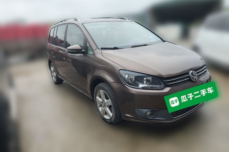 Used Volkswagen Touran 2013 1.4T Manual Fashion Edition 5 Seats Front Right 45 Deg