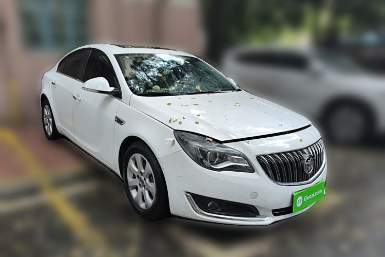 Used Buick Regal 2015 1.6T Leading Technology Model Front Right 45 Deg