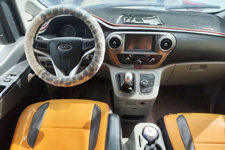 Used JAC Refine M3 2019 IKEA Edition 1.6L Luxury Smart Model Center Console