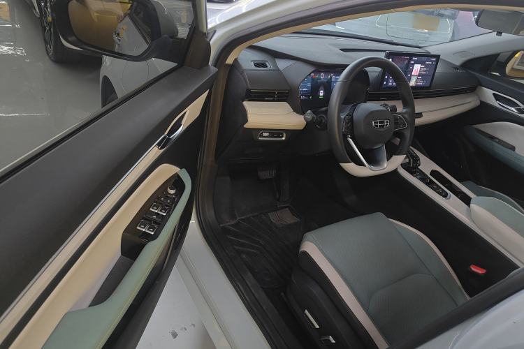 Used Geely Auto Emgrand L HiP 2022 1.5TD-DHT Pro 100KM Super Rui
