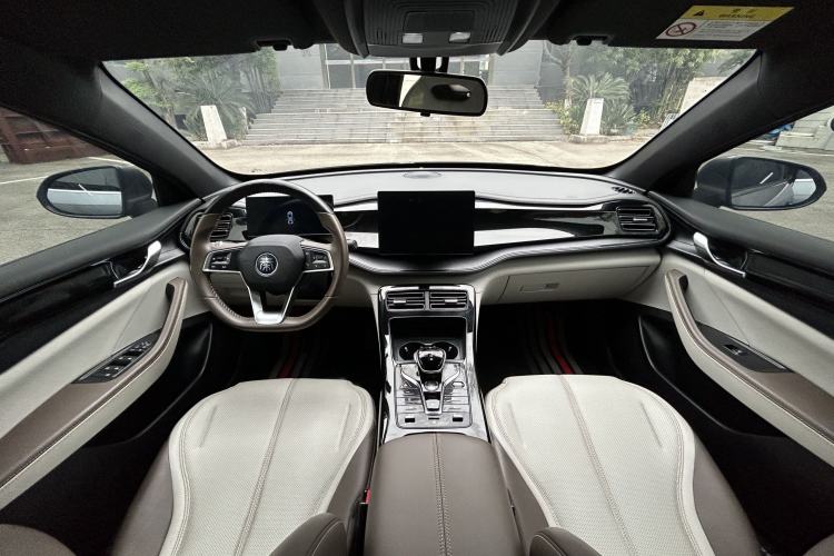 Used BYD Qin PLUS 2024 HONOR Edition DM-i 55KM Leading Model Interior 3