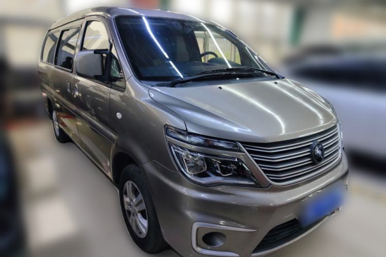 Used FORTHING Lingzhi 2022 M5L 2.0L Utility Model 7 Seats Front Right 45 Deg