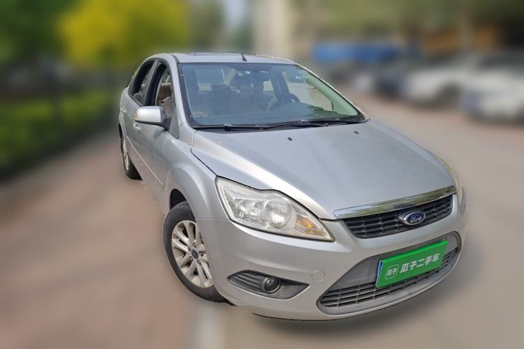 Used Ford Focus 2012 Sedan Classic 1.8L Automatic Fashion Edition Front Right 45 Deg