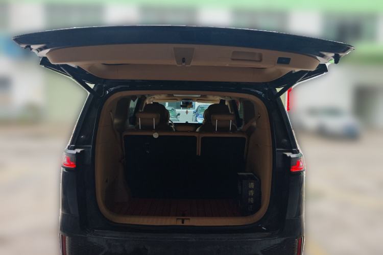 Used VOYAH Dream 2024 PHEV Ultra-Long Range Flagship Edition Trunk