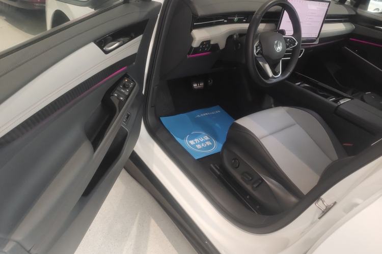 Used Volkswagen ID.7 VIZZION 2024 AIR model
