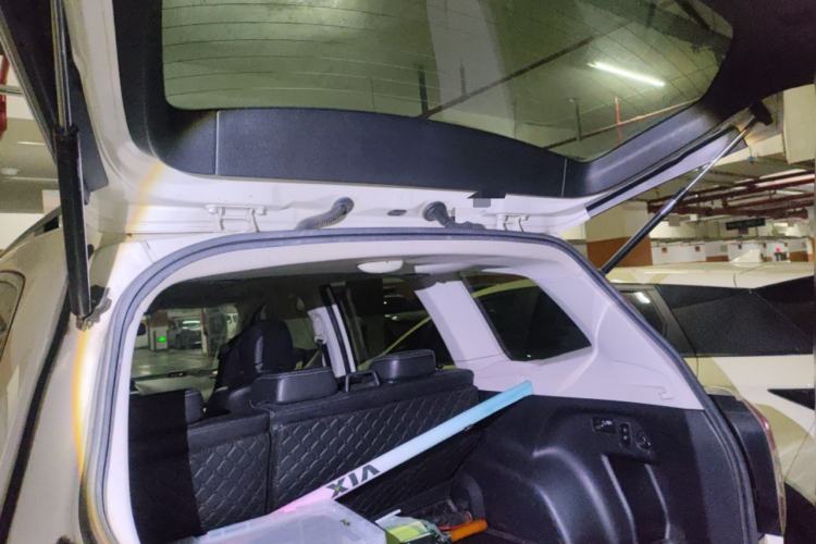 Used Subaru Forester 2013 2.0i Automatic Luxury Edition Trunk