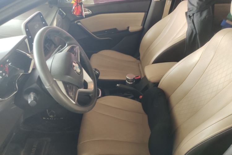 Used Baojun 310W 2017 1.5L Manual Fashion Model China V