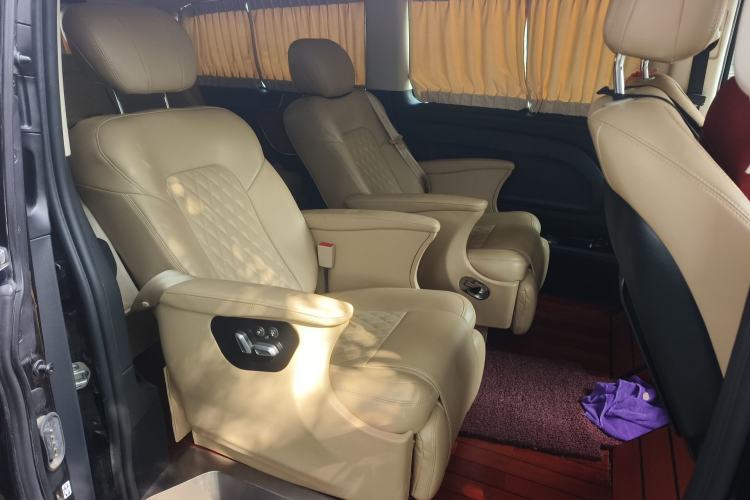 Used Mercedes-Benz Vito 2018 2.0T Elite Version 7 Seats China VI Emission Standard
