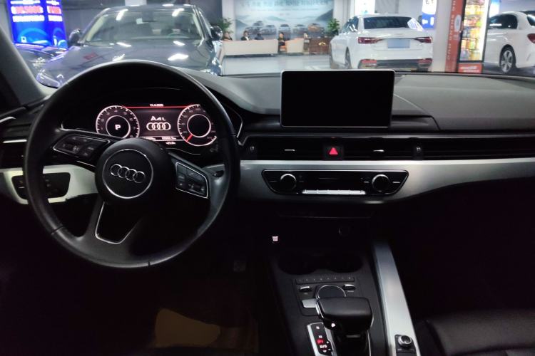 Used Audi A4L 2018 30th Anniversary Edition 40 TFSI Fashion Model Center Console