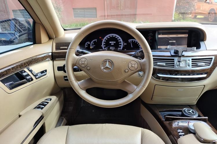 Used Mercedes-Benz S-Class 2012 S 300 L Business Standard Model
