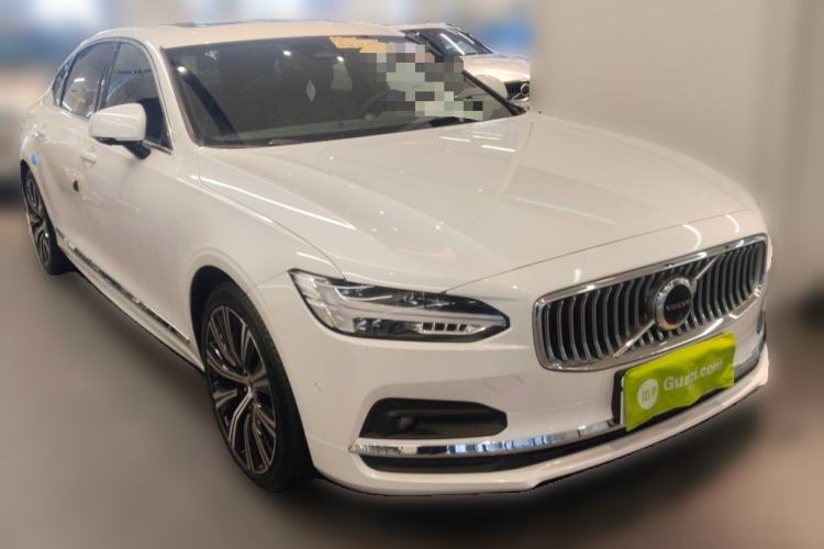 Used Volvo S90 2023 B5 Luxury Smart Edition Front Right 45 Deg