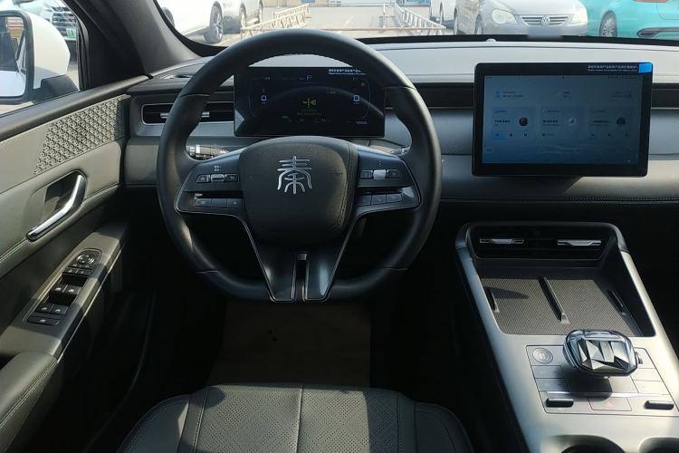 Used BYD Qin PLUS 2025 DM-i Smart Drive 55KM Leading Model Steering Wheel