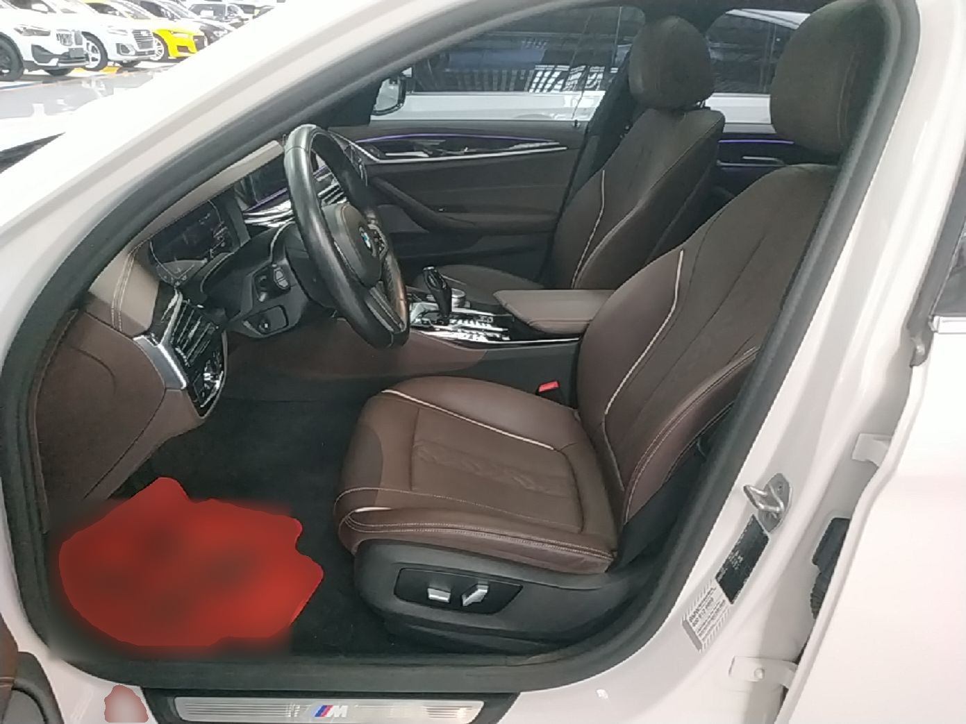 Vordere Reihe im Auto