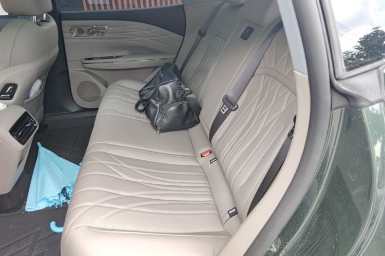 Used Geely Galaxy 8 2025 130km EM-i Deluxe Edition Left Rear Seat