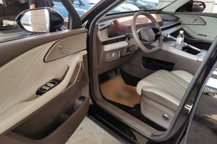 Used EXEED Stellar C-DM 2025 200 with Ultra-Long Range Pro All-Wheel Drive
