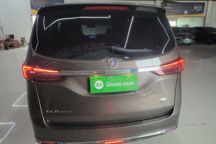 Used Buick GL8 2023 Land Executive Class Comfort Model