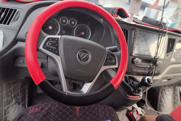 Used Foton Toano 2021 2.0T Manual Tongtu Extended-Wheelbase Mid-Roof 5/6/7-Seater 4F20TC3 Steering Wheel