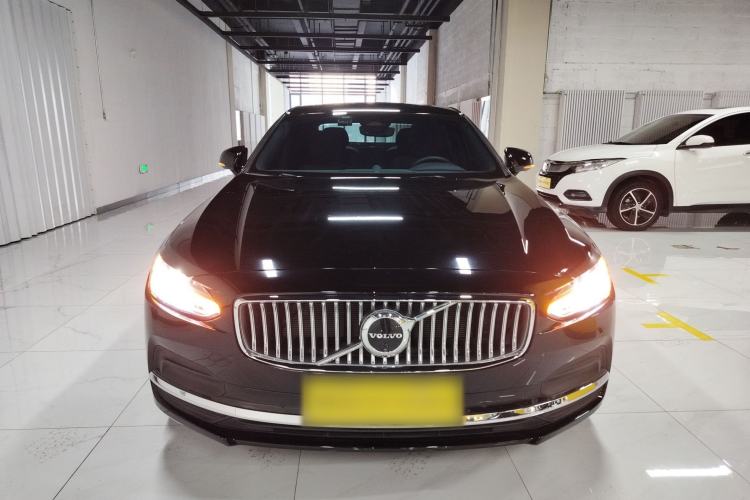 Used Volvo S90 2024 B5 Zhiyi Luxury Edition
