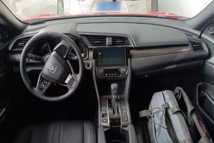 Used Honda Civic 2021 HATCHBACK 220TURBO CVT New Trendsetter Center Console