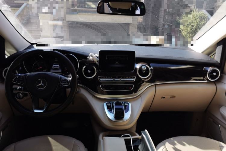 Used Mercedes-Benz V-Class 2017 V 260 Avantgarde Edition
