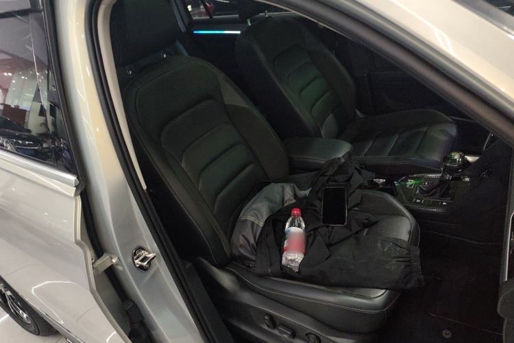 Used Volkswagen Tiguan L 2018 330TSI Automatic Two-Wheel Drive Luxury Edition Right Front Seat