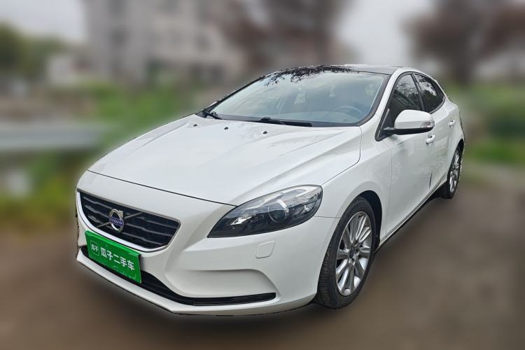 Used Volvo V40 2015 1.6T Zhiyi Edition