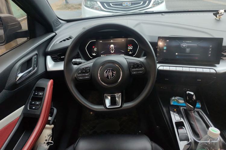 Used MG 5 2022 180 DVVT CVT Youth Luxury Edition
