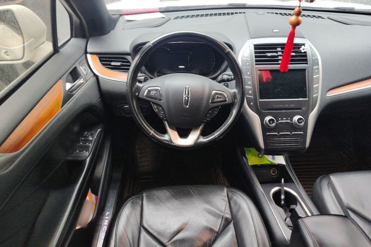 Used Lincoln MKC 2017 2.0T Two-Wheel-Drive Luxury Edition Steering Wheel