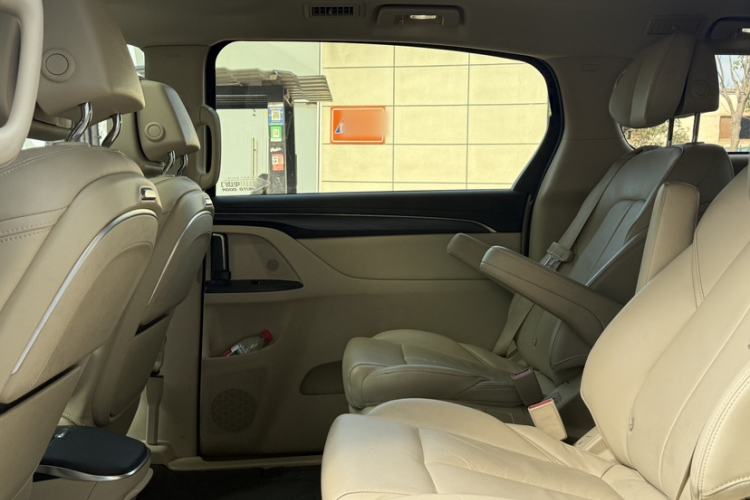 Used Buick GL8 2022 ES Landtrek 653T Luxury Edition
