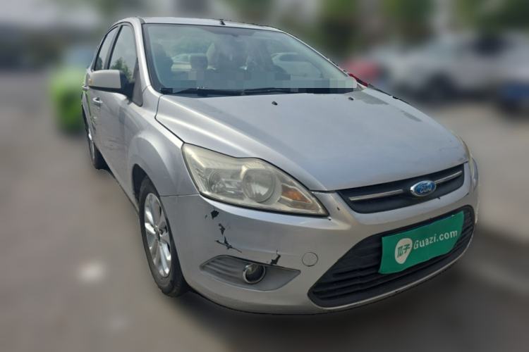 Used Ford Focus 2013 Sedan Classic 1.8L Manual Base Model Front Right 45 Deg