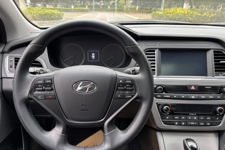 Used Hyundai Sonata 2017 2.4L DLX Premium Model
