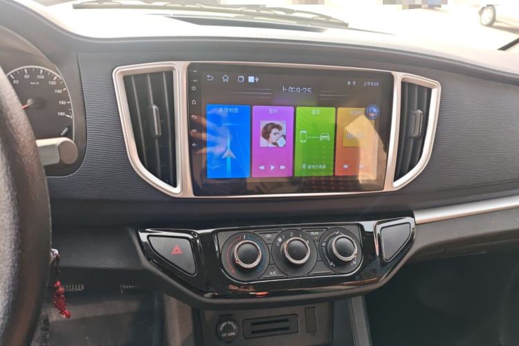 Used FORTHING Lingzhi 2023 M5L 1.6L Base Model 5 Seats Audio And AC Panel