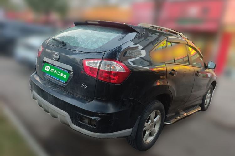 Used BYD S6 2014 2.0L Manual Luxury 5-Seater