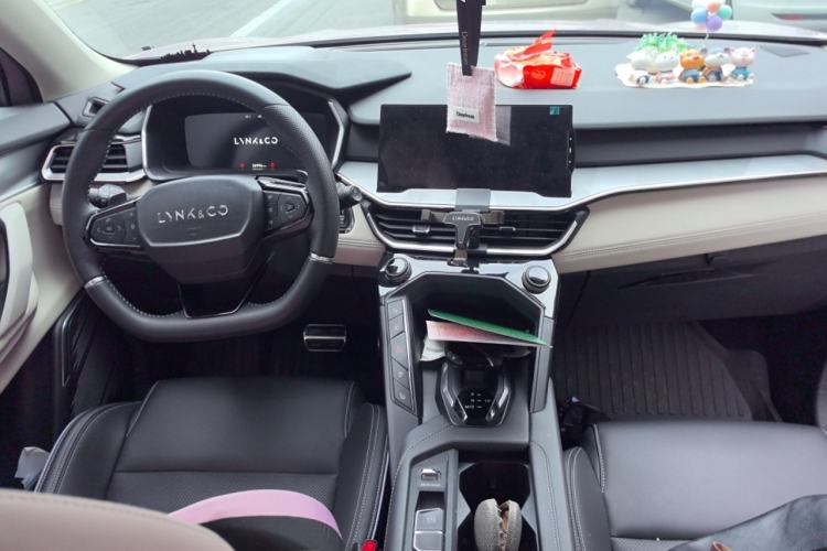 Used Lynk & Co 06 2021 1.5T Shero Pink Special Edition