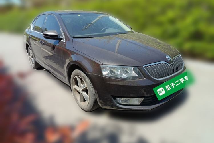 Used Skoda Octavia 2016 1.6L Automatic Chuanxing Edition Front Right 45 Deg