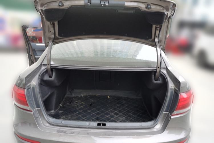 Used Qoros 3 2014 Sedan 1.6L Automatic Zhiyue Model