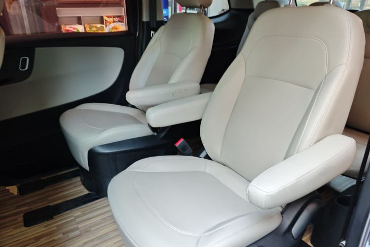 Used Huasong 7 2015 2.0T Automatic Comfort Model