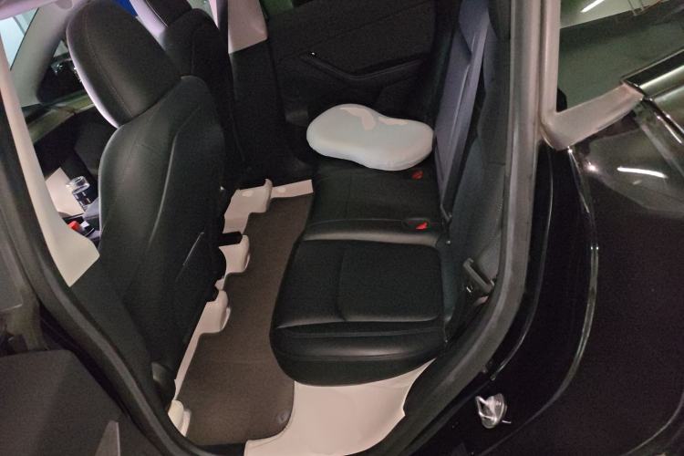 Used Tesla Model Y 2023 Long-Range All-Wheel-Drive Version
