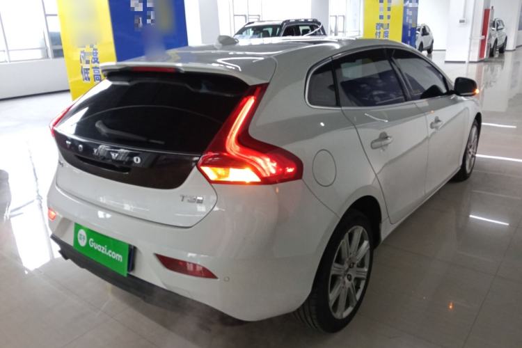 Used Volvo V40 2019 T3 Smart Luxury Edition
