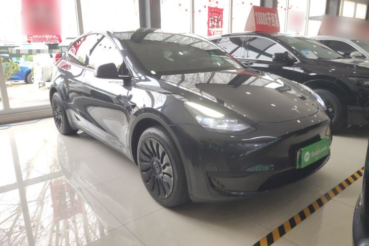 Used Tesla Model Y 2024 Rear-Wheel-Drive Version Front Right 45 Deg